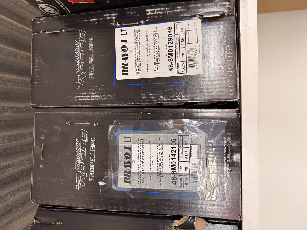 Mercury Bravo 1 LT Pro Finished 4LH/4RH set nyskick i kartong