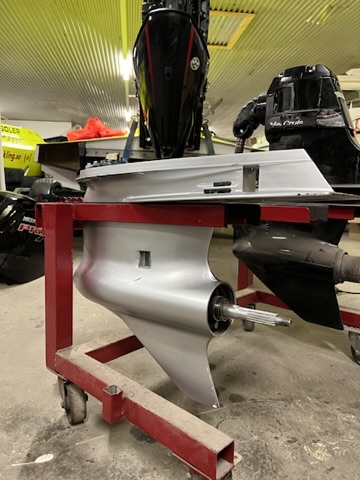 Evinrude E-TEC 115 HO växelhus lower unit - sida